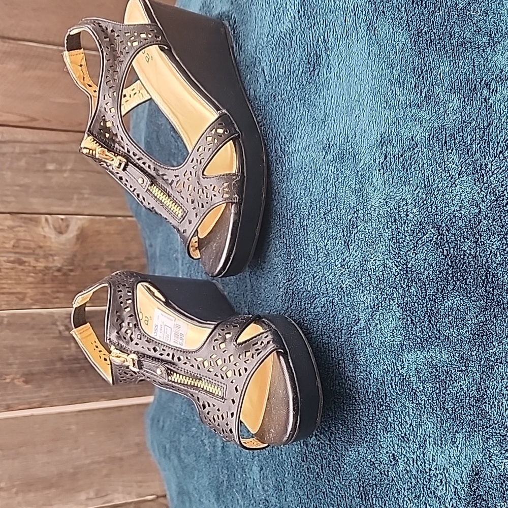 Wedge sandals